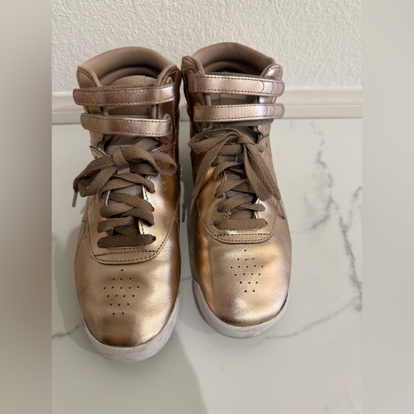 Rebook Women’s Gold Hi-Top Sneakers, Size 8 - Picture 2 of 6